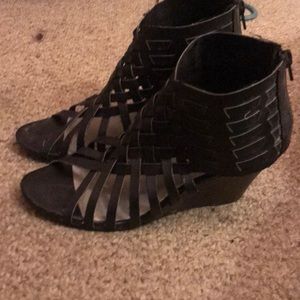 Wedge heels